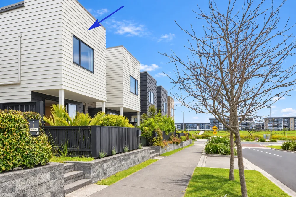 Photos of 34 Hiki Street