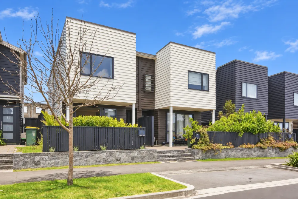 Photos of 34 Hiki Street