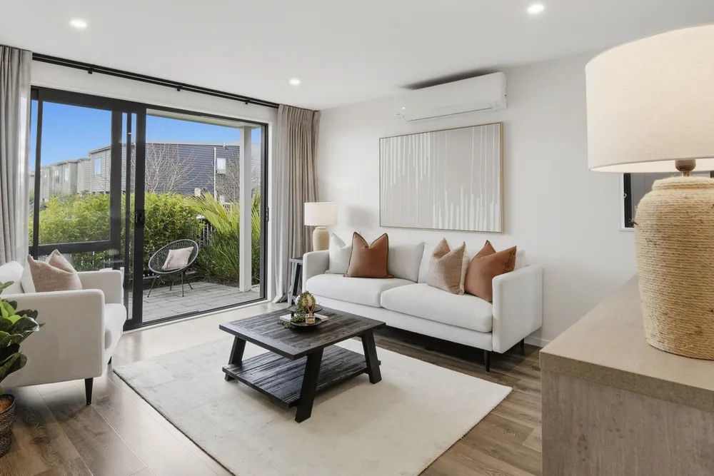Photos of 34 Hiki Street