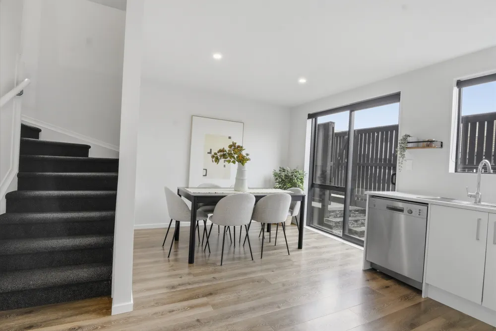 Photos of 34 Hiki Street