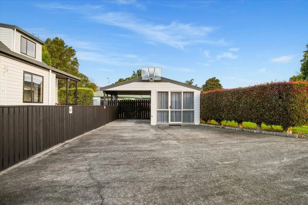 Photos of 62C Poike Road