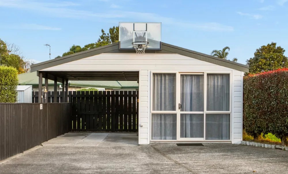 Photos of 62C Poike Road