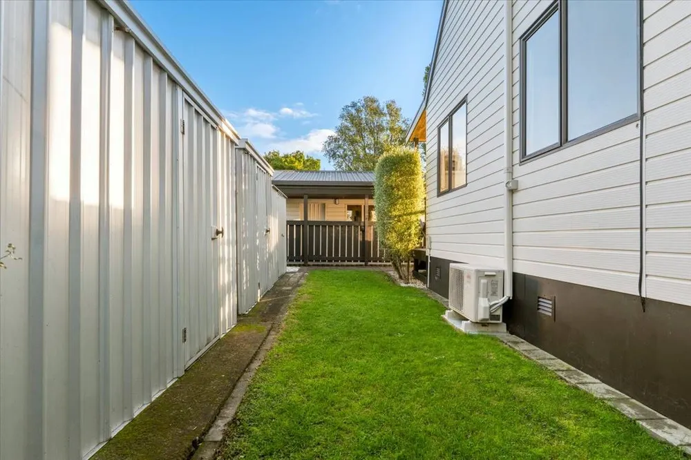 Photos of 62C Poike Road