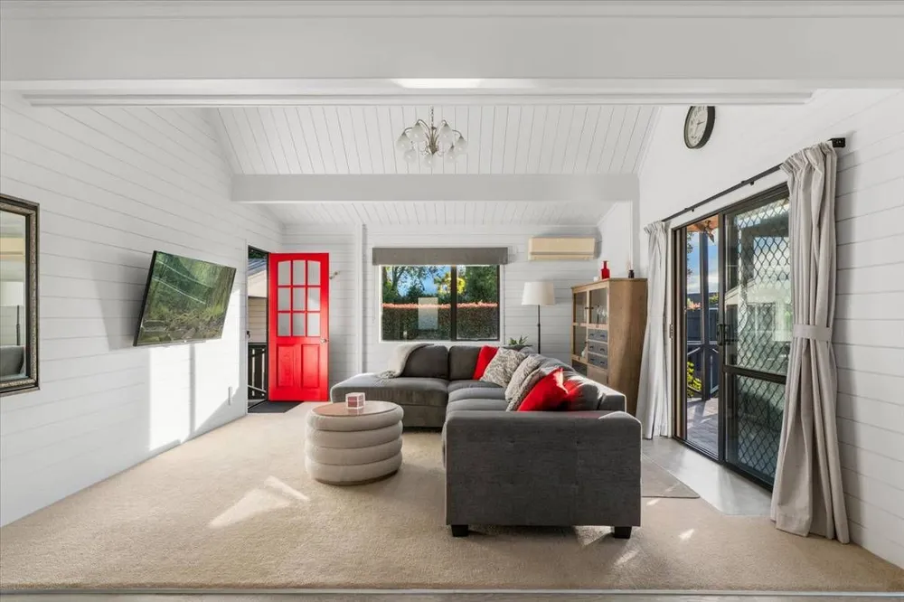 Photos of 62C Poike Road