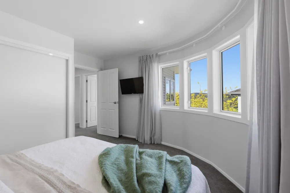Photos of 129 West Hoe Heights