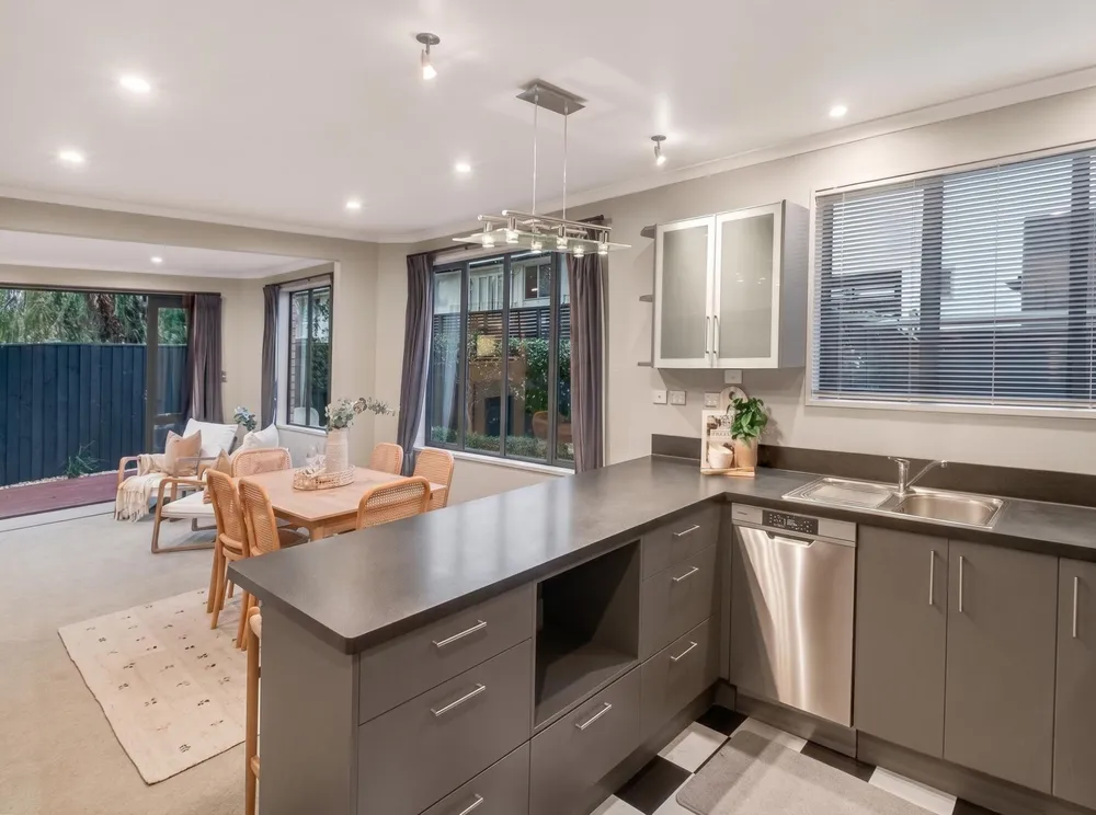 Photos of 64B Holly Road
