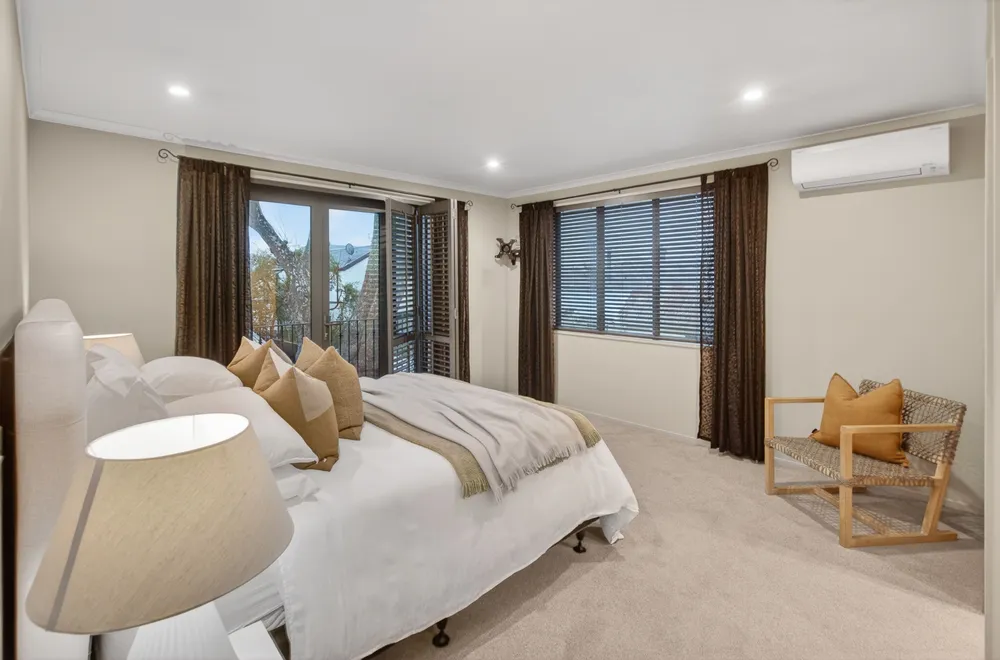Photos of 64B Holly Road