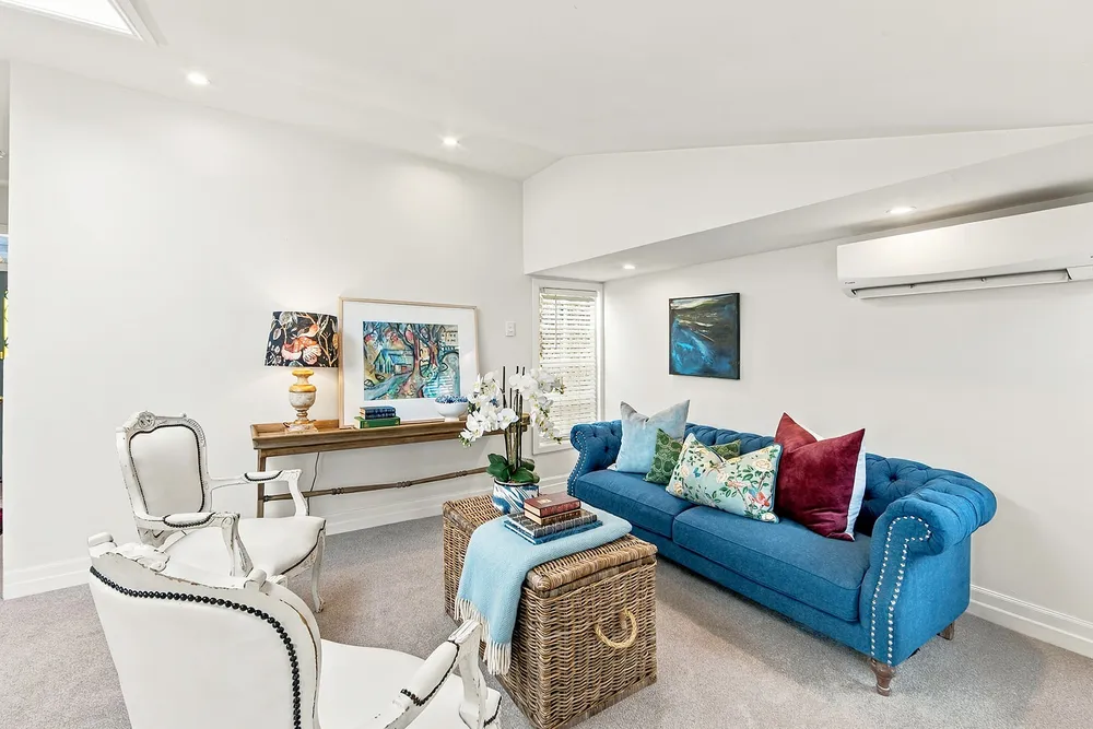 Photos of 147a Holly Road