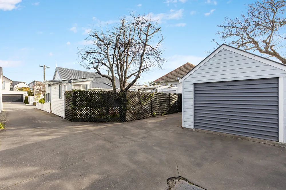 Photos of 147a Holly Road