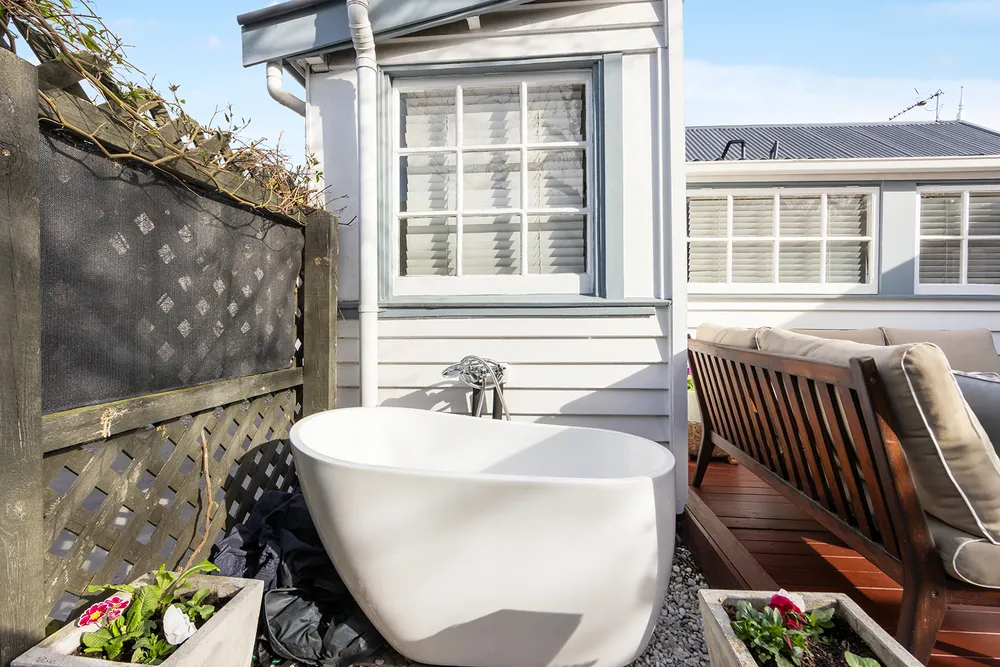 Photos of 147a Holly Road