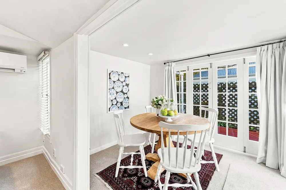 Photos of 147a Holly Road