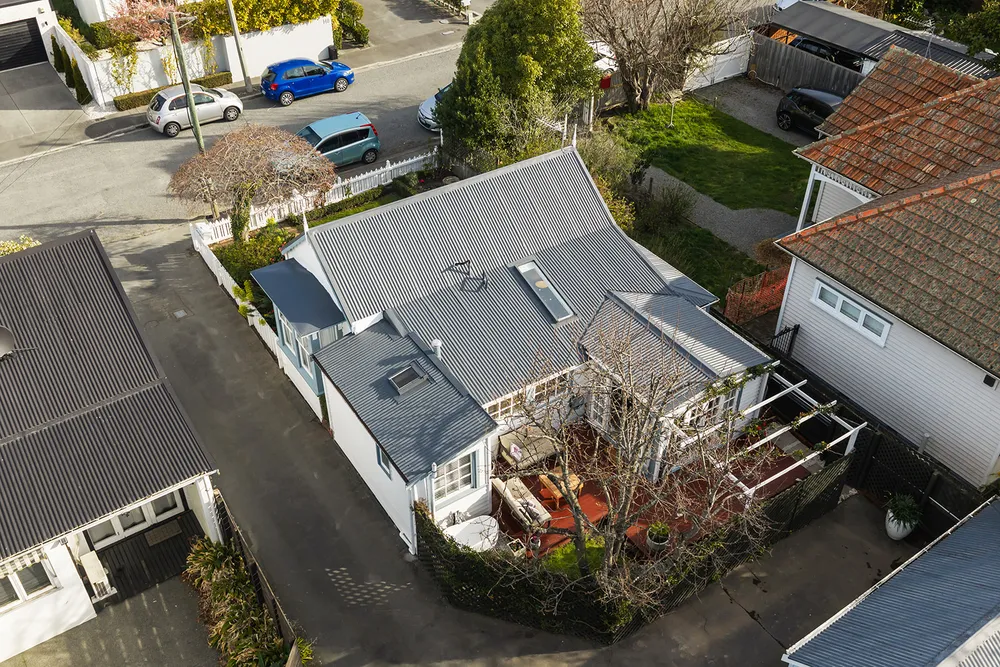 Photos of 147a Holly Road