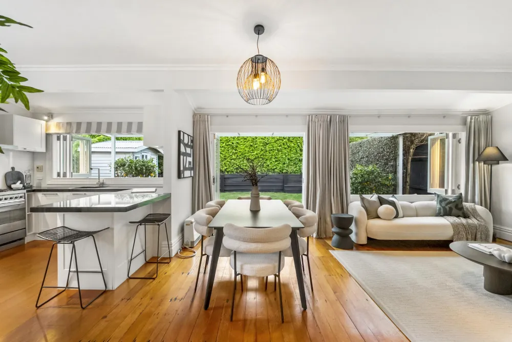 Photos of 11 Islington Street