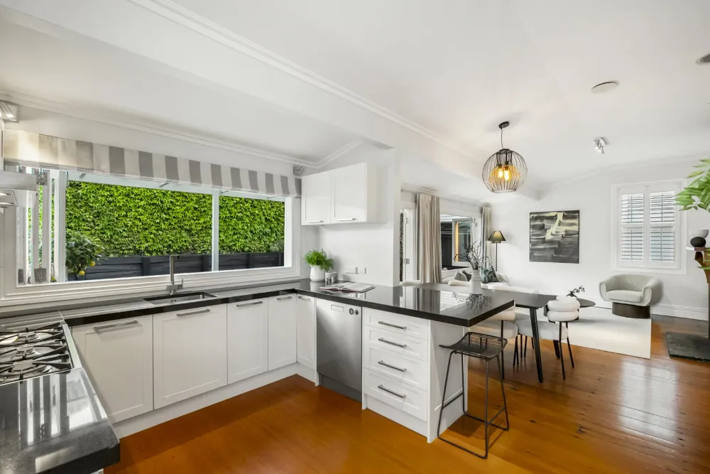 Photos of 11 Islington Street