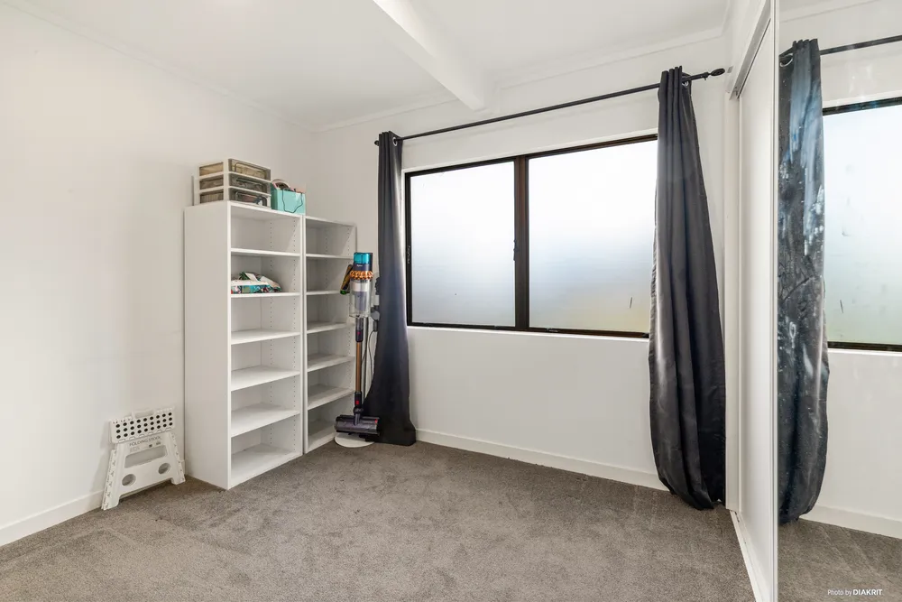Photos of 39 Paterson Avenue West
