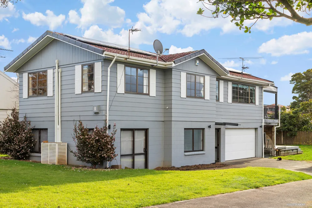 Photos of 39 Paterson Avenue West