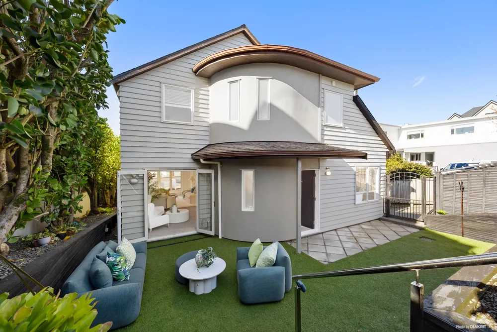 Photos of 25 Holgate Road