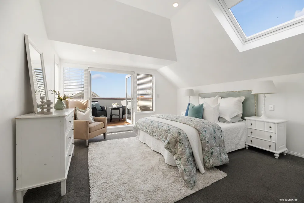 Photos of 25 Holgate Road