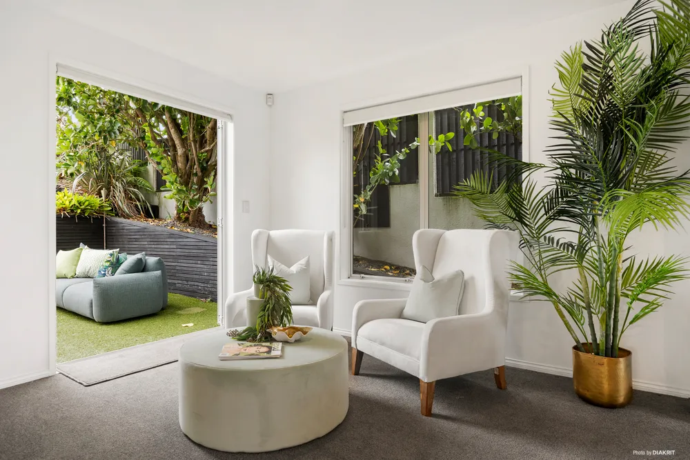 Photos of 25 Holgate Road