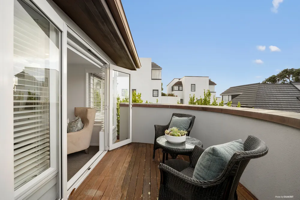 Photos of 25 Holgate Road