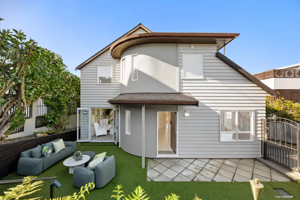 Photos of 25 Holgate Road