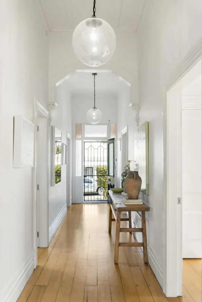 Photos of 16 John Street