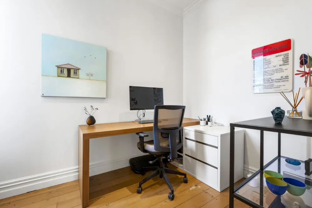 Photos of 16 John Street
