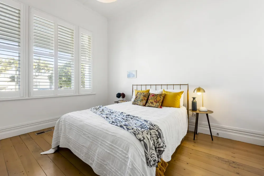 Photos of 16 John Street