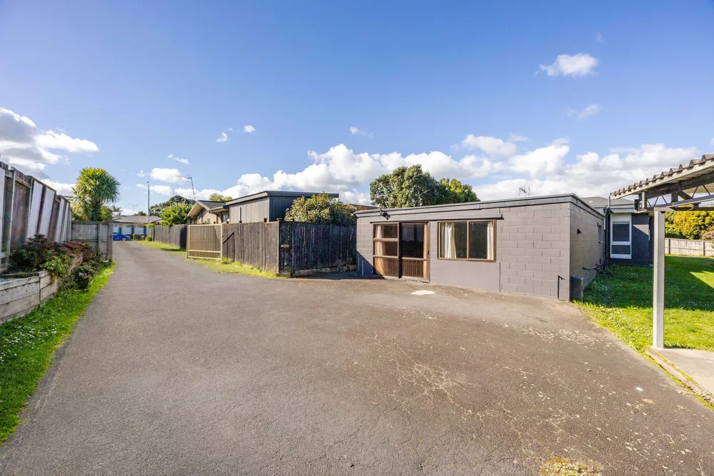 Photos of 25 Meadway