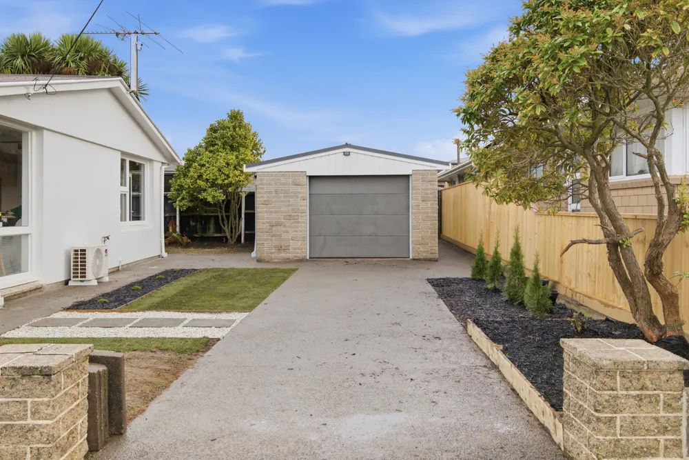 Photos of 1A Quinns Road