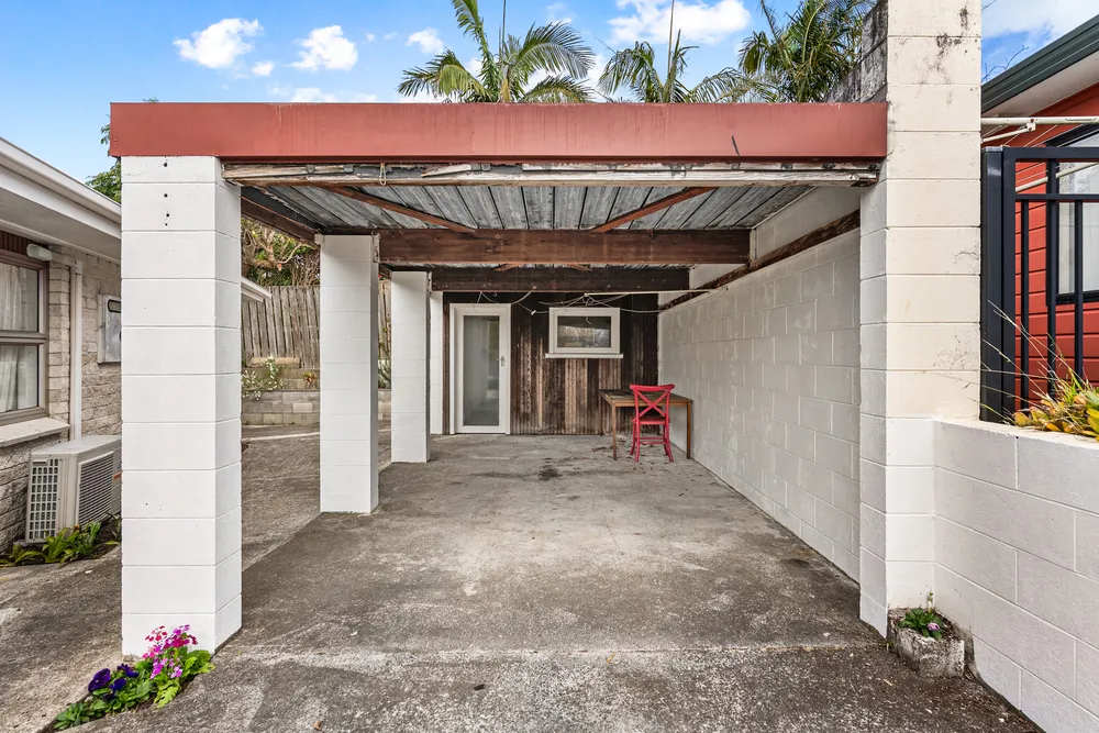 Photos of 1242A New North Road
