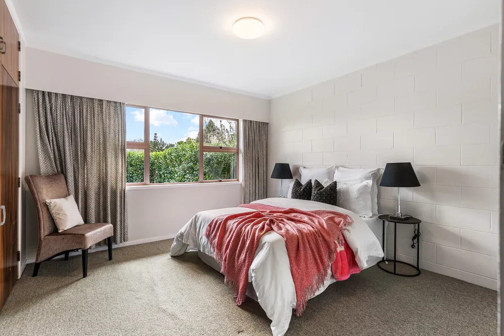 Photos of 1242A New North Road