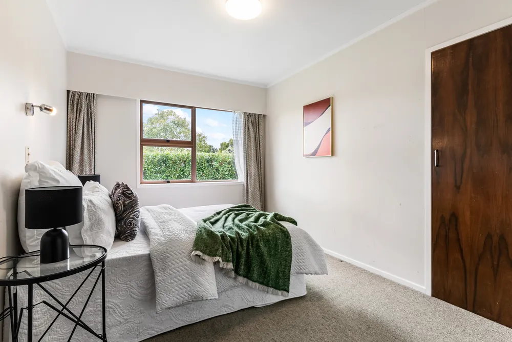 Photos of 1242A New North Road