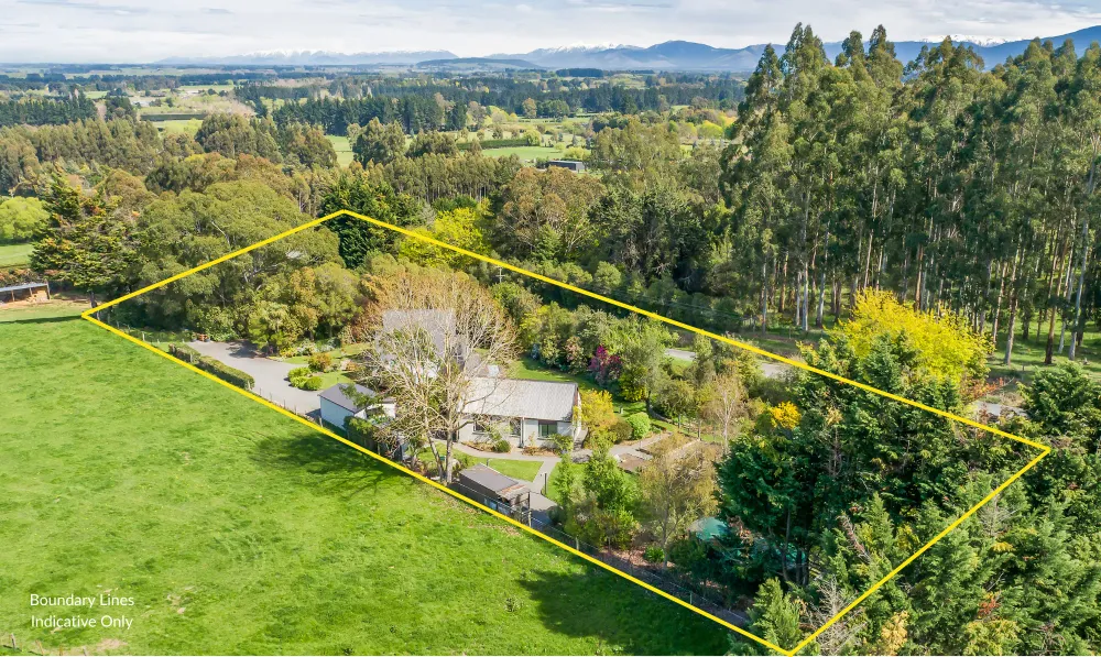 Photos of 12 Mowatts Road