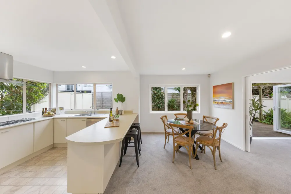 Photos of 2/142 Riddell Road