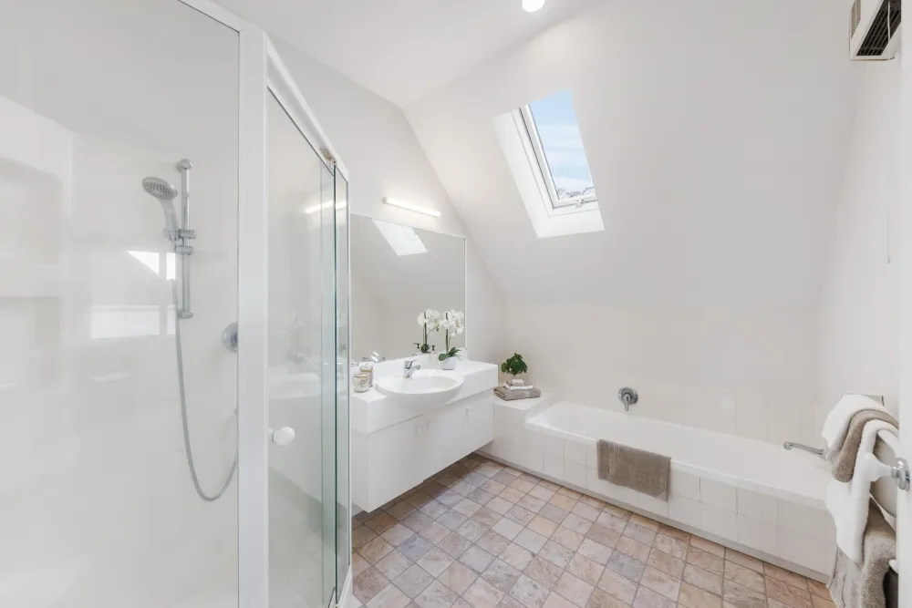 Photos of 2/142 Riddell Road