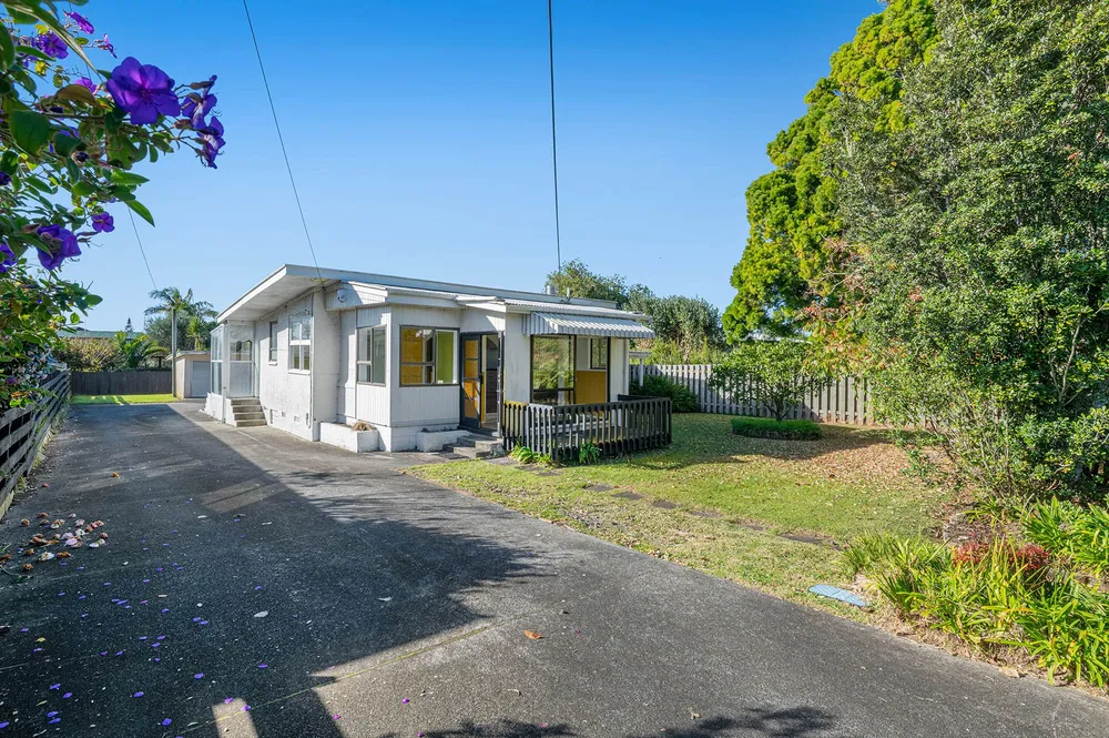 Photos of 57 Centreway Road