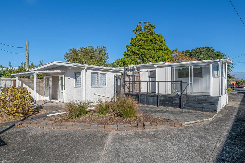 Photos of 57 Centreway Road