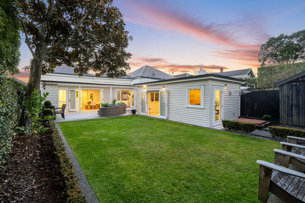 Photos of 46 Albany Road