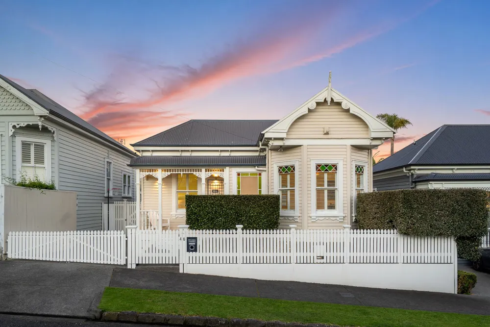 Photos of 46 Albany Road