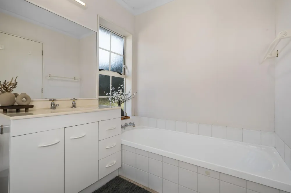 Photos of 36 Bell Common Close