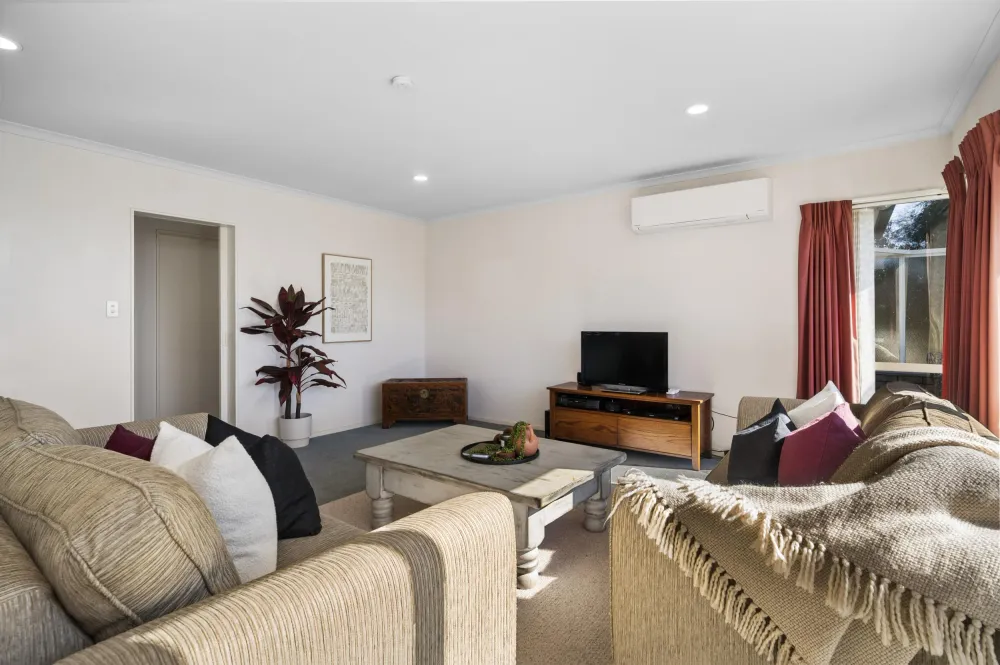 Photos of 36 Bell Common Close