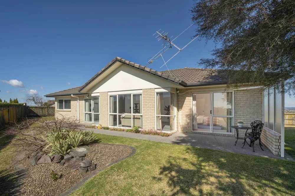 Photos of 36 Bell Common Close