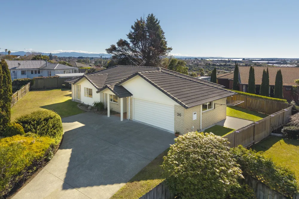 Photos of 36 Bell Common Close