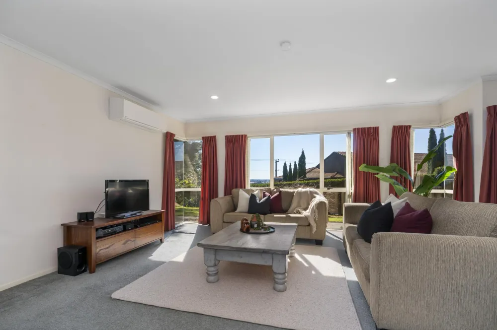 Photos of 36 Bell Common Close