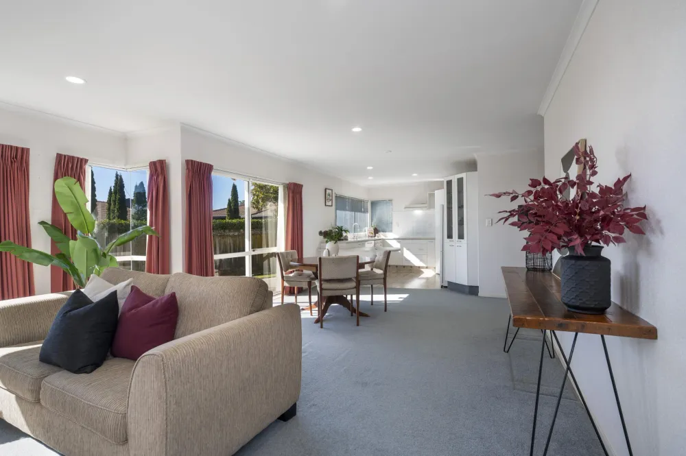 Photos of 36 Bell Common Close