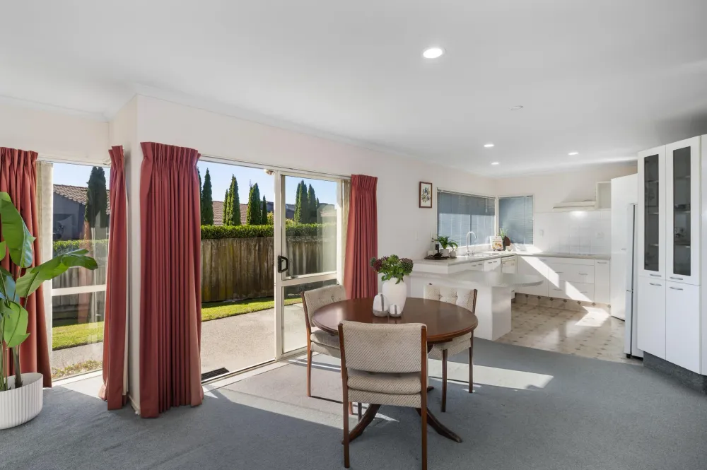 Photos of 36 Bell Common Close