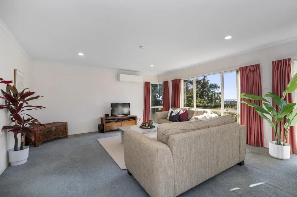 Photos of 36 Bell Common Close