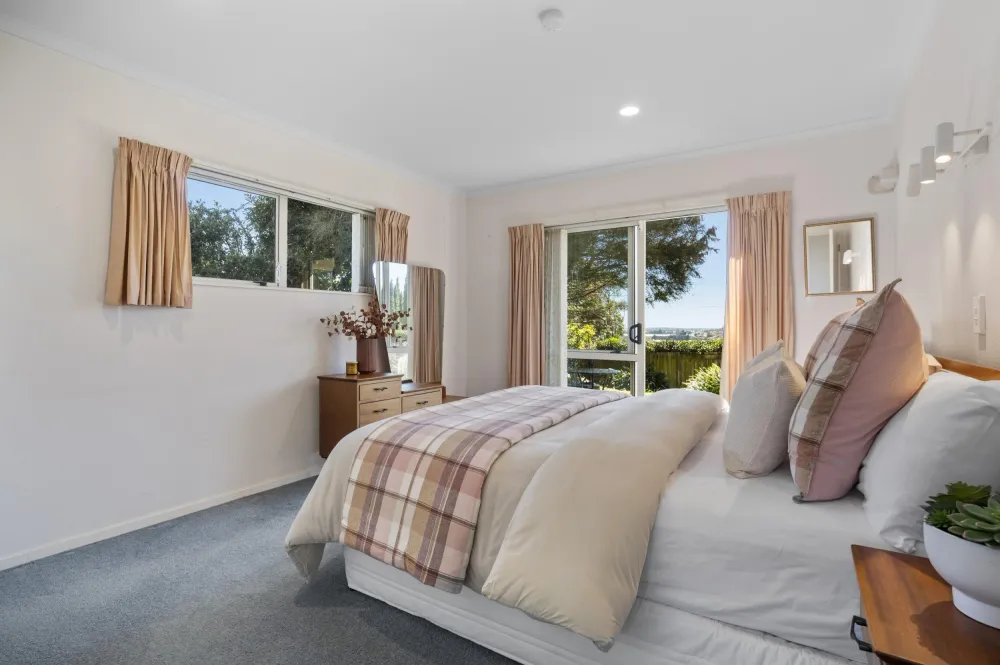 Photos of 36 Bell Common Close