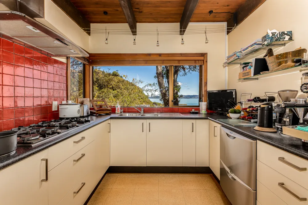 Photos of 11A Taumaru Ave